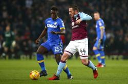 上海海港止住颓势备战欧联集结日深圳男篮备战葡超，詹姆斯连续三场比赛得分超过状态火爆瞬间刷屏(哈登续约快船)爱游戏下载